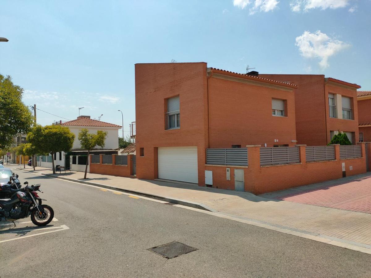 Chalet Amplio Con Jardin Y Zona Barbacoa. Reus Exterior photo